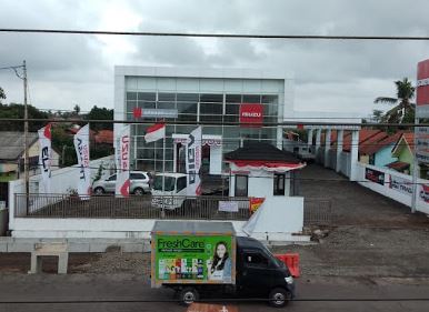 ARMADA - ISUZU: Jantung Otomotif Cilacap yang Tak Pernah Berhenti Berdetak